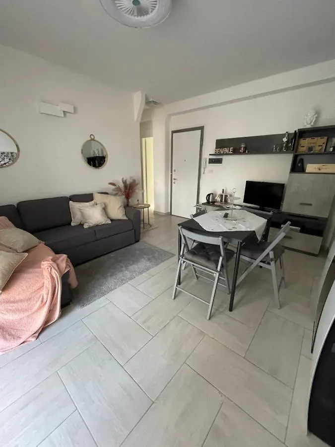 Casa Salvo Villa Perledo Nyaraló